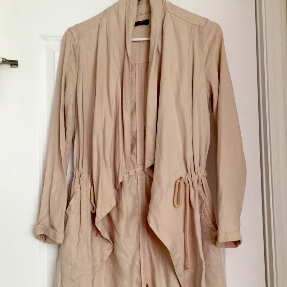 NWOT MAX JEANS light draped jacket w/ drawstring waist. Excellent condition. XS